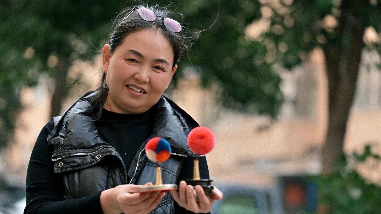 镜头里的许昌非遗:一位传承人,一段守艺路——蚕丝绒球传统手工制作技艺